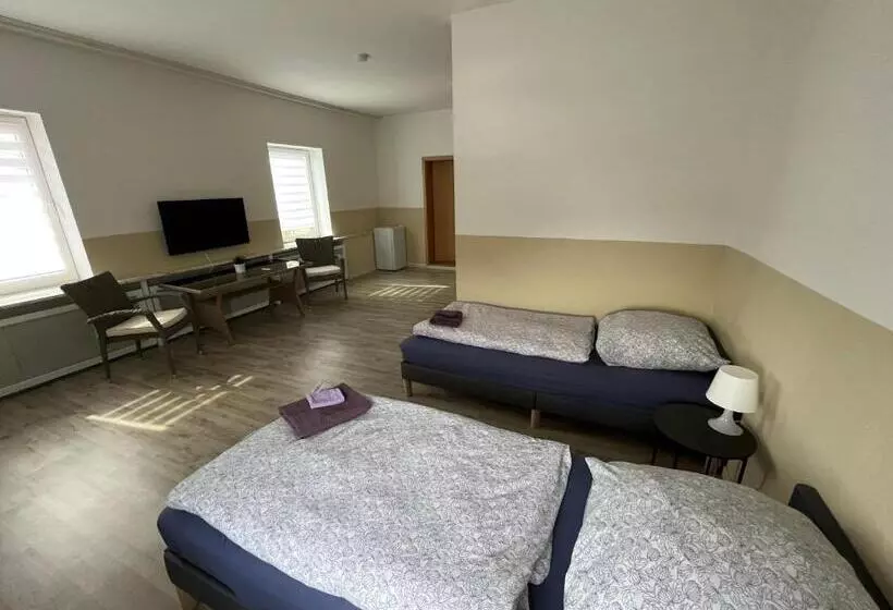 Majatalo Doppelzimmer Mit Bad  Fernseher