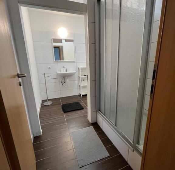 펜션 Doppelzimmer Mit Bad Fernseher