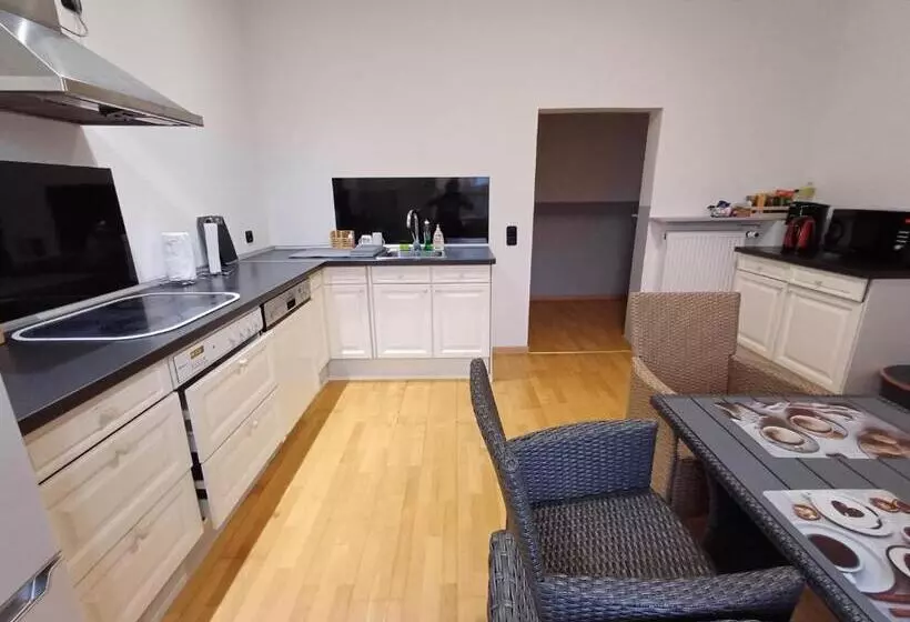 Majatalo Doppelzimmer Mit Bad  Fernseher