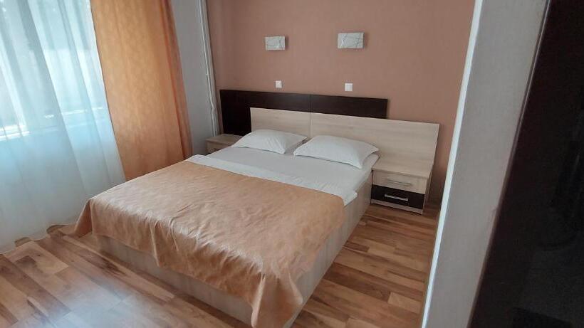 پانسیون Vila Roxana