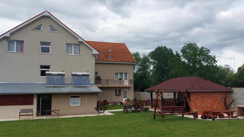 پانسیون Vila Roxana