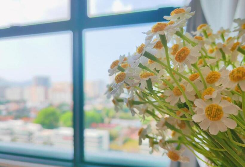 158 Urban Suites Georgetown New Condo City View