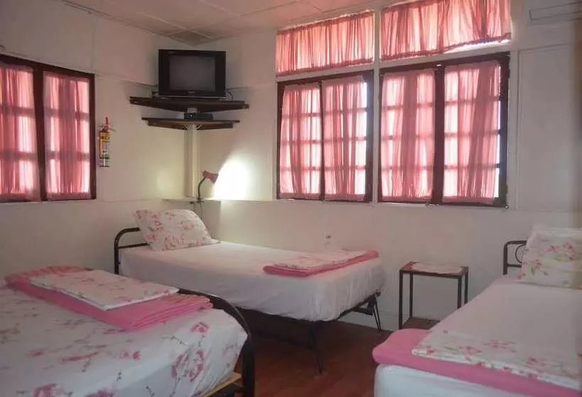 هاستل Dim S Hostal