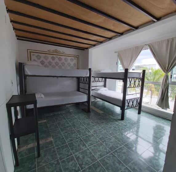 فندق صغير Emotion Avenida Tulum Hotel & Hostal