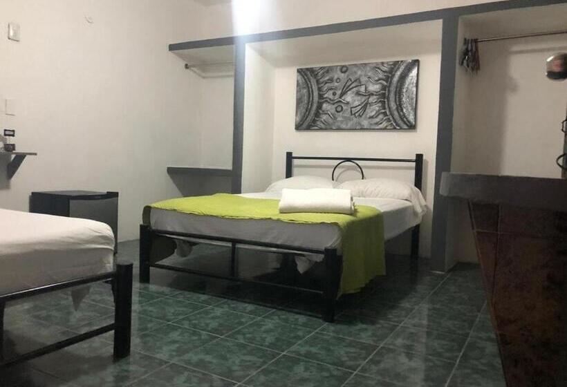 فندق صغير Emotion Avenida Tulum Hotel & Hostal