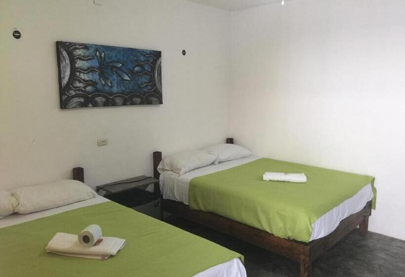 فندق صغير Emotion Avenida Tulum Hotel & Hostal