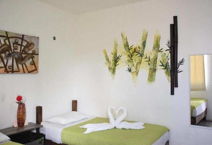 فندق صغير Emotion Avenida Tulum Hotel & Hostal