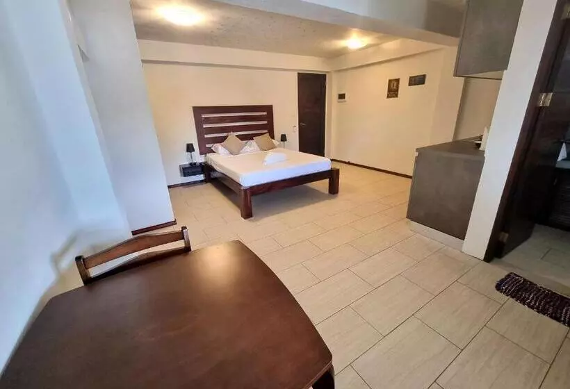 Angelina Beach Resort & Italian Restaurant Malapascua