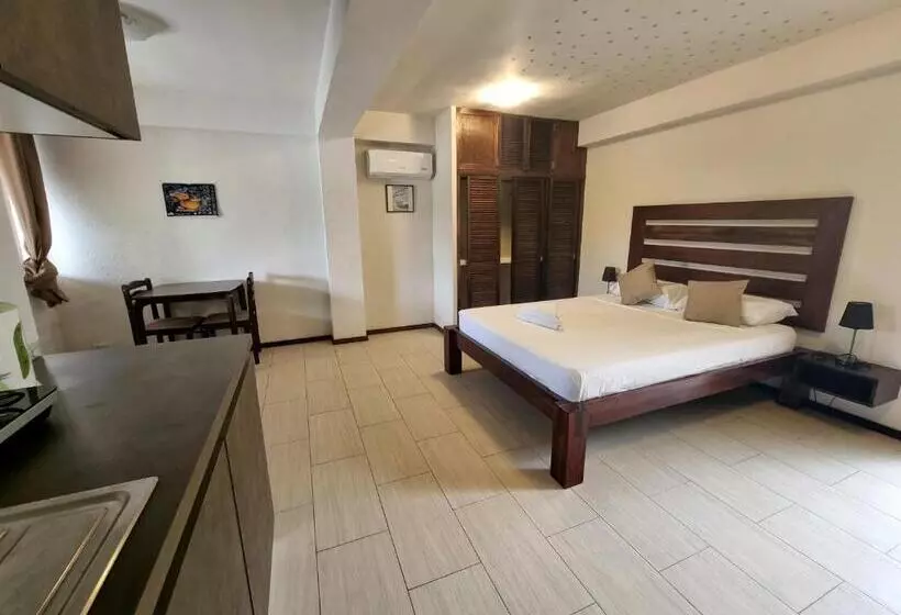 Angelina Beach Resort & Italian Restaurant Malapascua