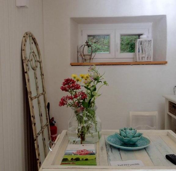 Bed And Breakfast 57