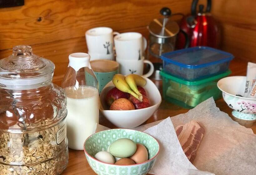 צימר Frankie & Hugh's