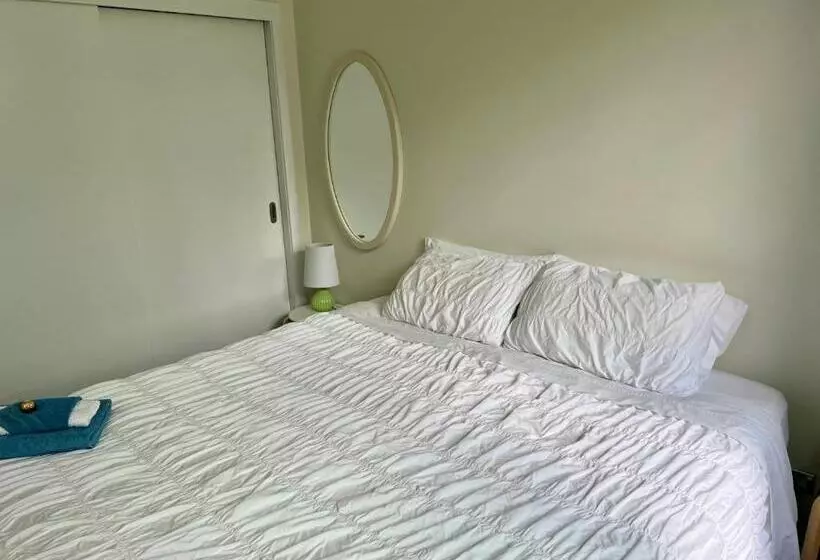 تختخواب و صبحانه Jennie's In Whitianga