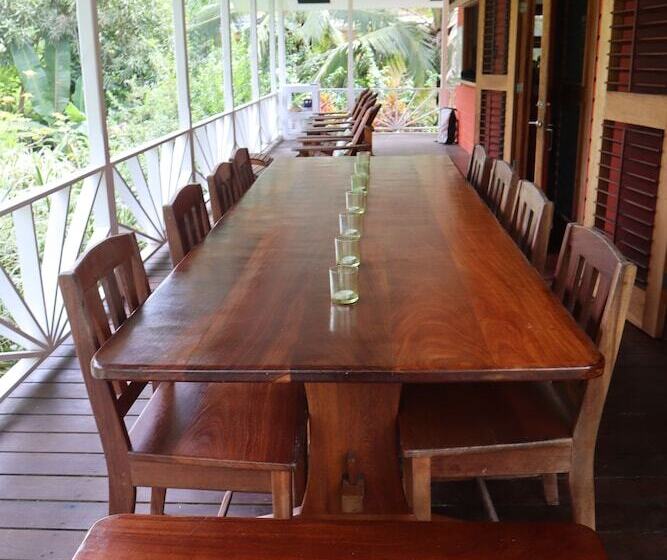 تختخواب و صبحانه Turtle Beach House