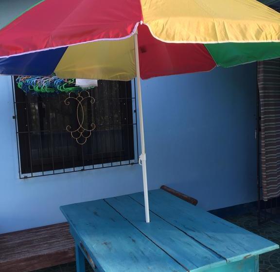 Dew Drop Inn Oceanside B&b