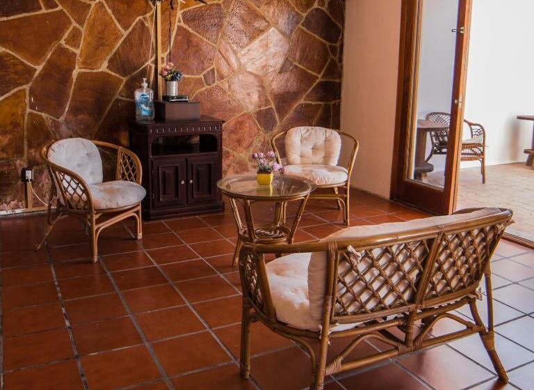 Hill House Mazatlan   Bed & Breakfast