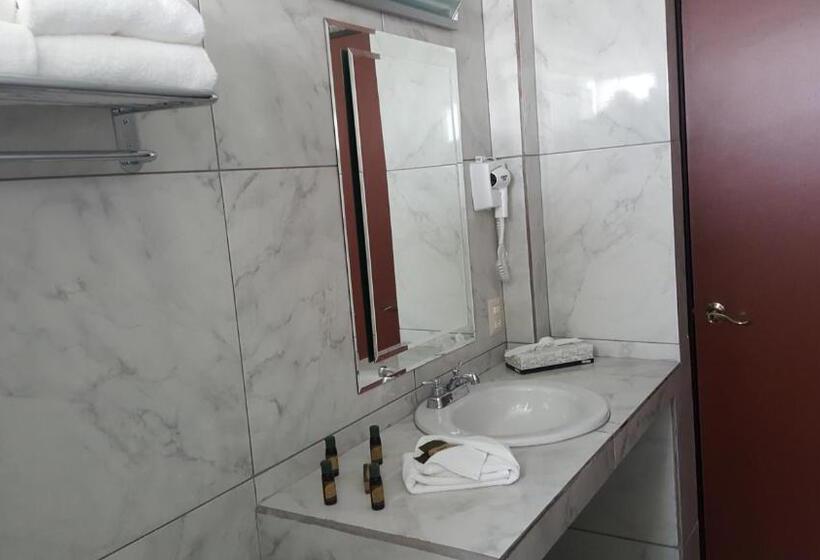 Hill House Mazatlan   Bed & Breakfast