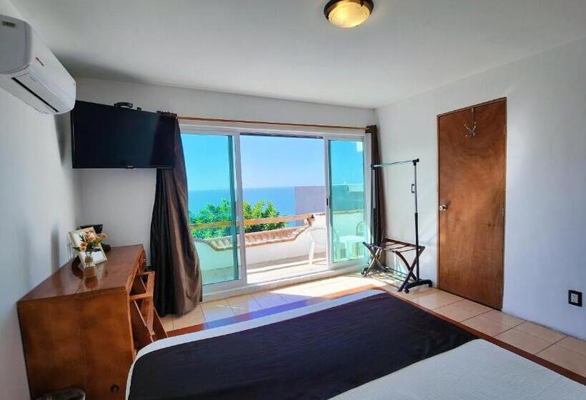 Hill House Mazatlan   Bed & Breakfast