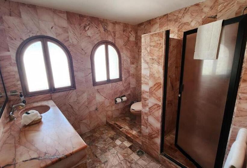 Hill House Mazatlan   Bed & Breakfast