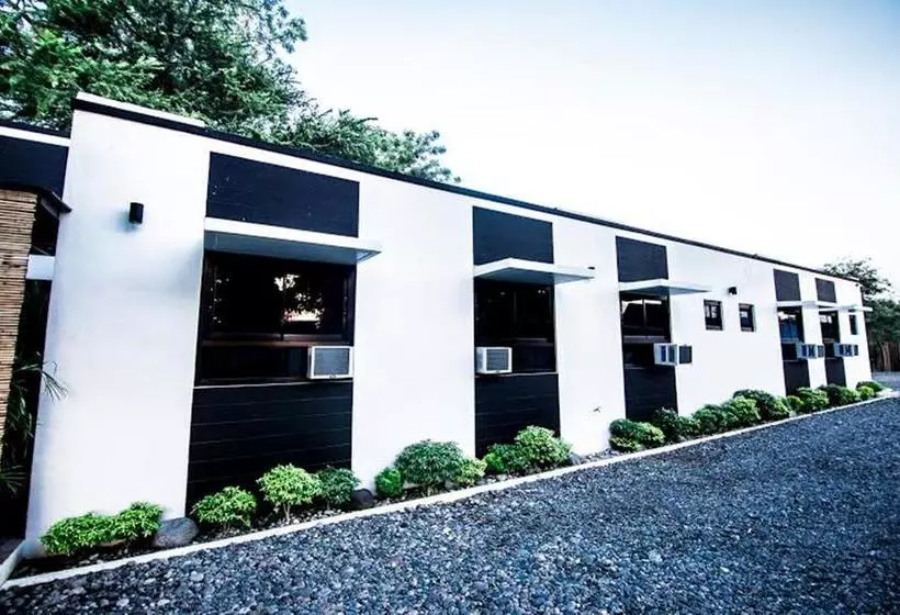 ホテル Alchan Suites