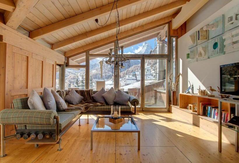 Backstage Hotel Serviced Apartments