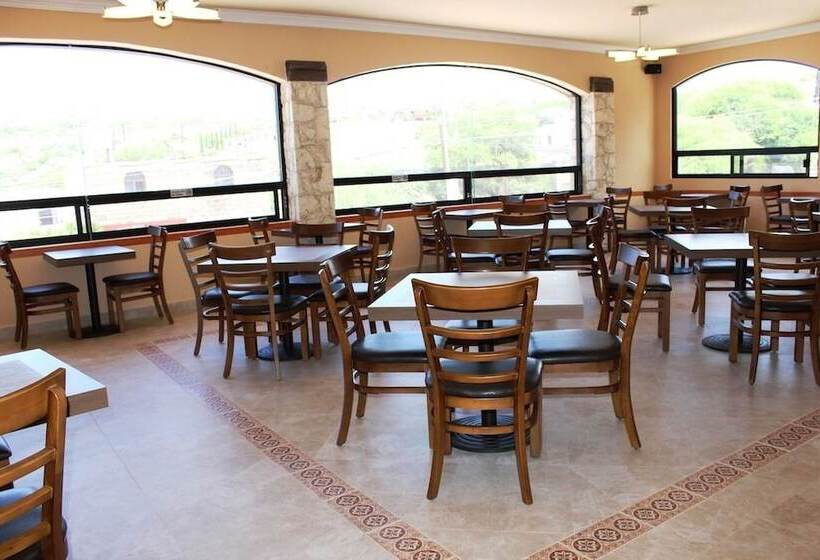 בית מלון כפרי Villa Bernal