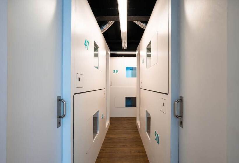 בית מלון כפרי Bobopod Alun Alun Bandung