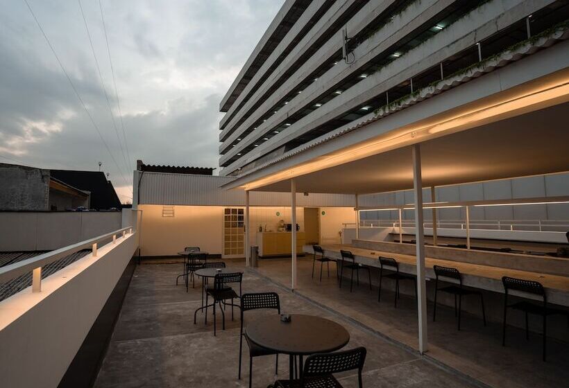 בית מלון כפרי Bobopod Alun Alun Bandung