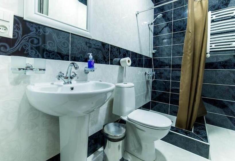 هتل Guglux &wine Cellar