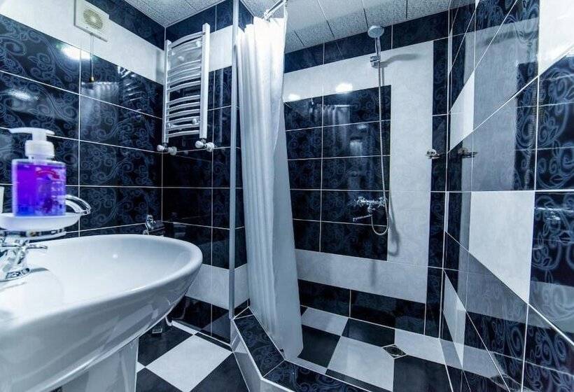 هتل Guglux &wine Cellar