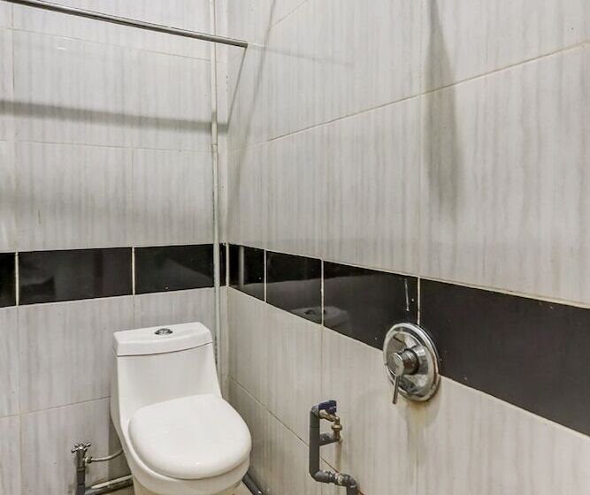 호텔 Jeje Homestay By Oyo Rooms