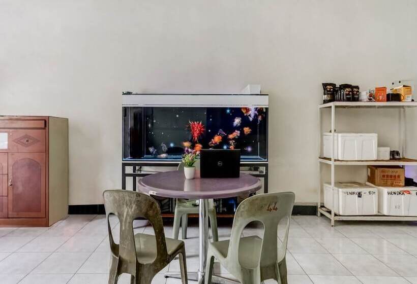 호텔 Jeje Homestay By Oyo Rooms