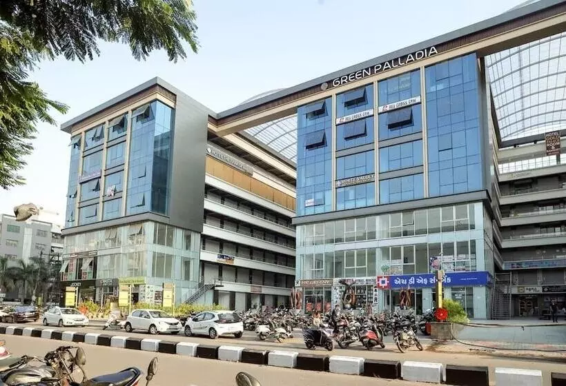 Hotelli The Parker Inn By Kbnt Group