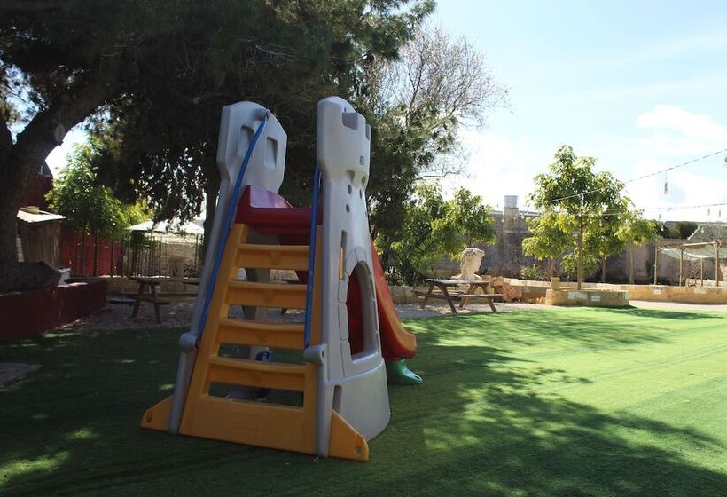 هتل The Red Farm Relais & Spa