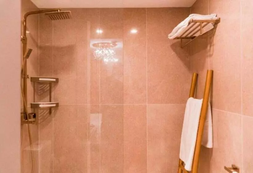 هتل The Red Farm Relais & Spa
