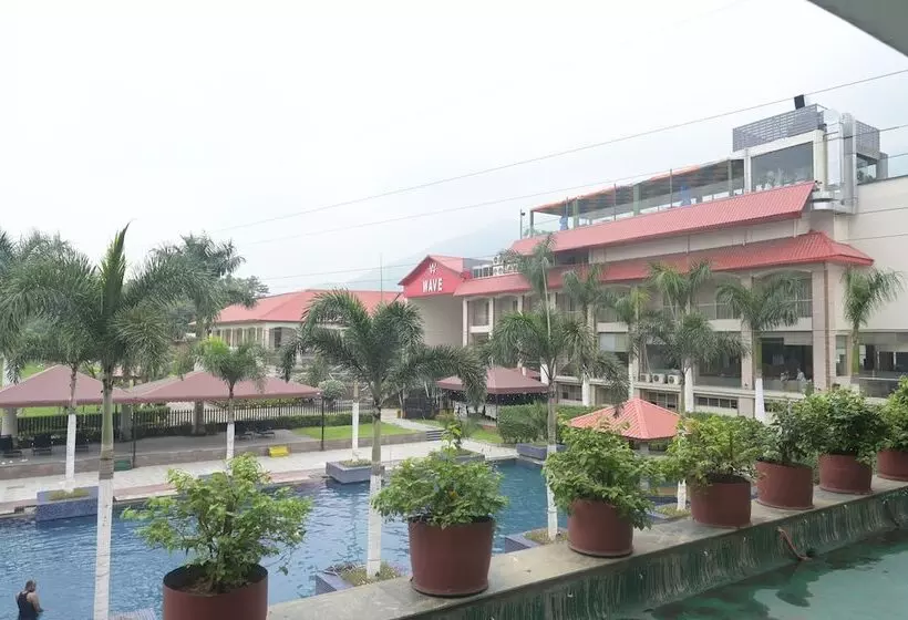 リゾートホテル The Wave International