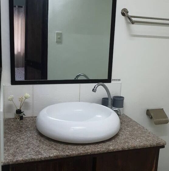 Gumleaves Hotel Barreto