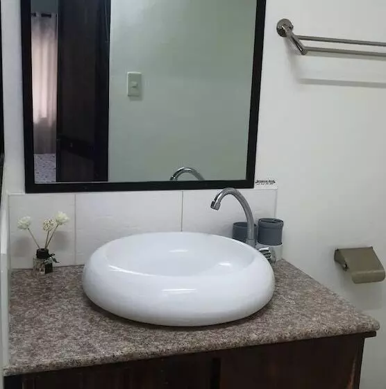 Gumleaves Hotel Barreto