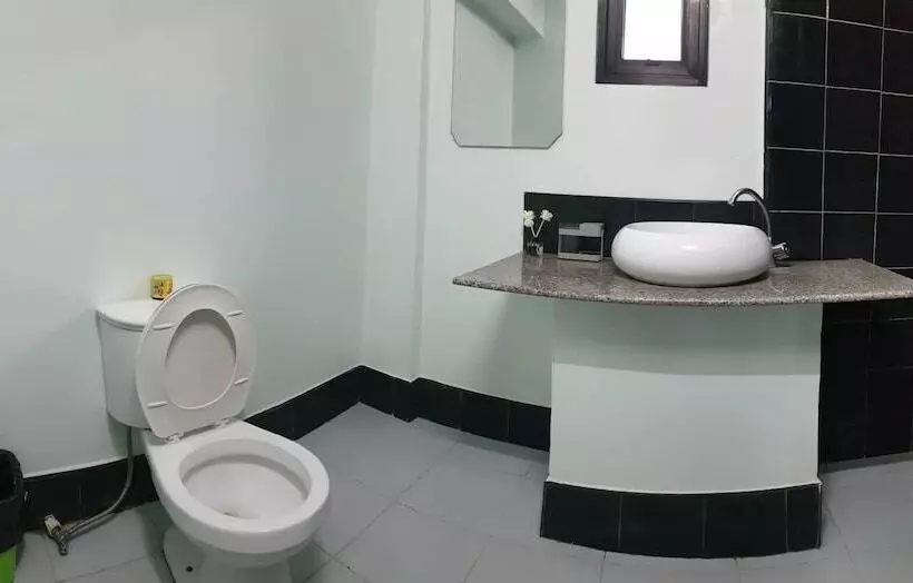Gumleaves Hotel Barreto