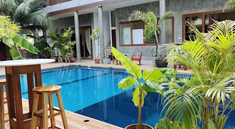 Отель Le Grand Bleu