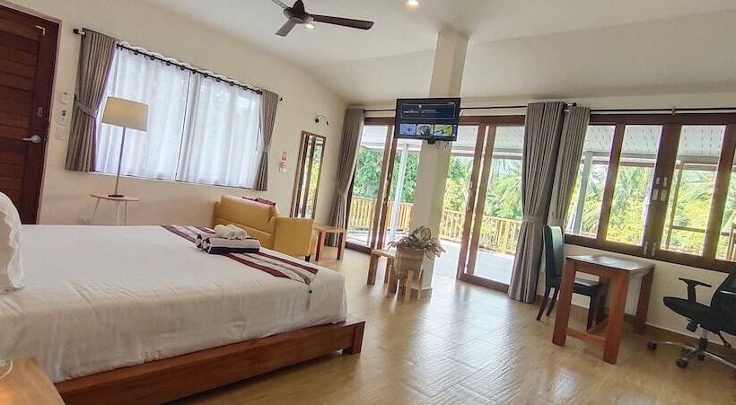 Отель Le Grand Bleu