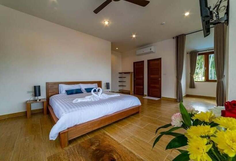 Отель Le Grand Bleu