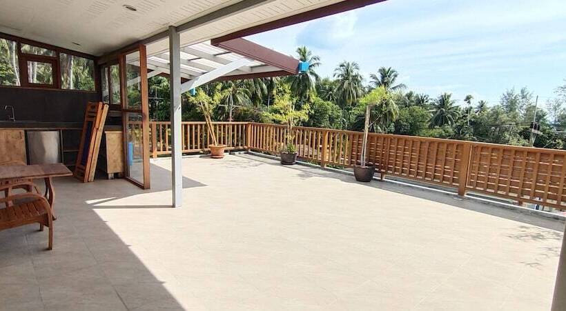 Отель Le Grand Bleu