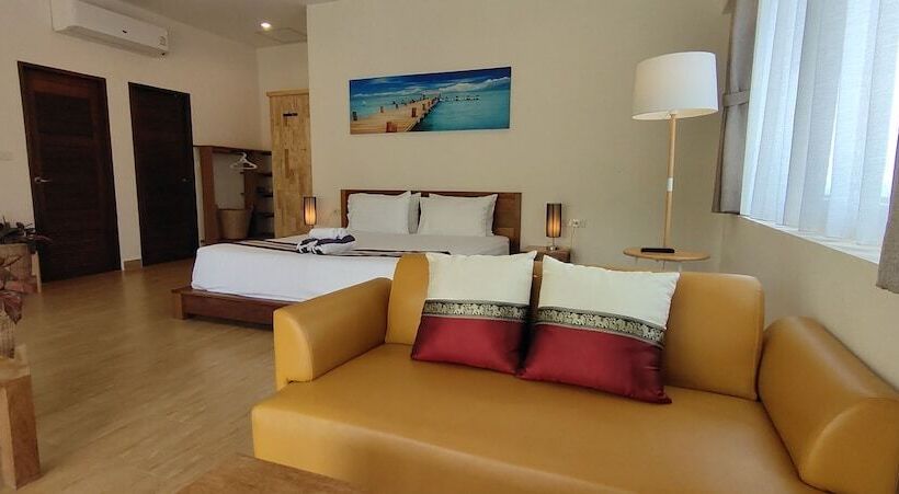 Отель Le Grand Bleu