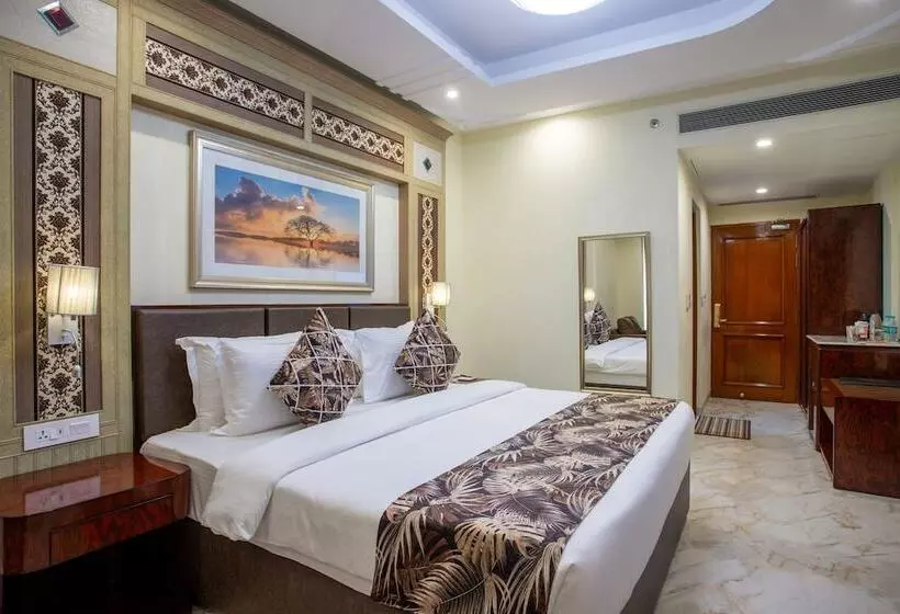 هتل The Avenue Grand