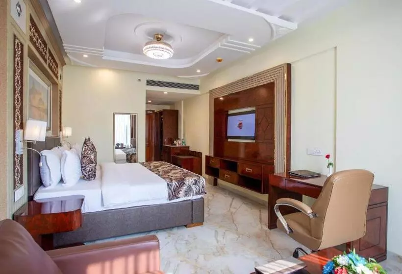 هتل The Avenue Grand
