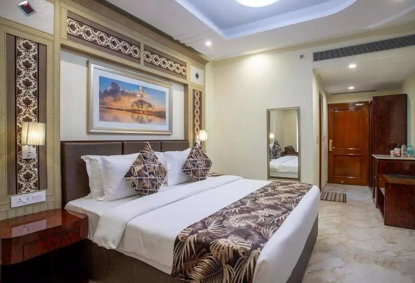هتل The Avenue Grand
