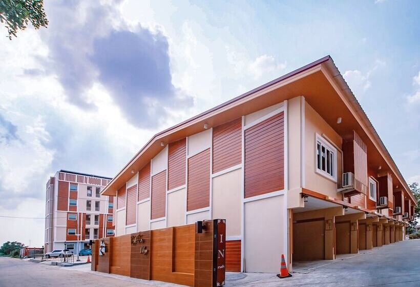 Hotel Triple Trees Village