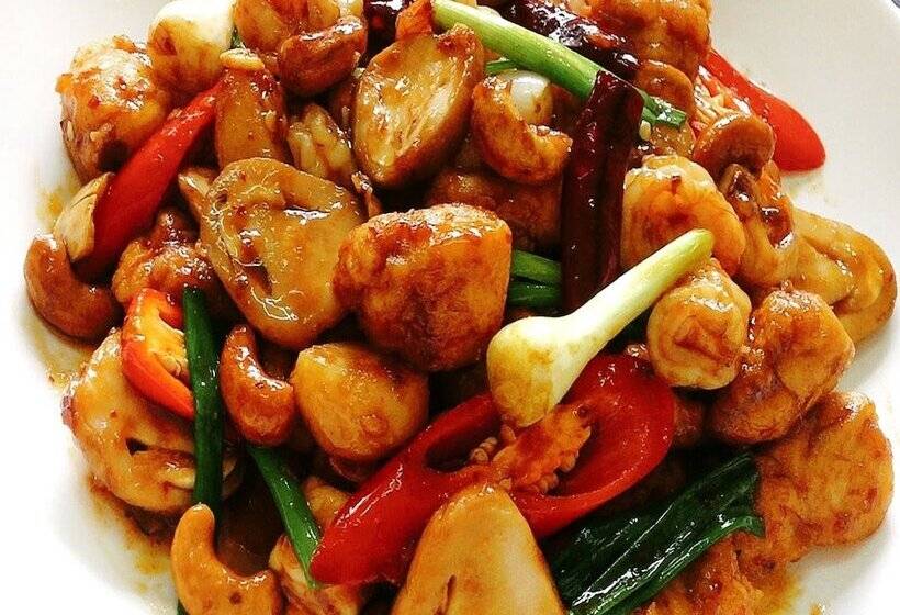 Hotel Triple Trees Village