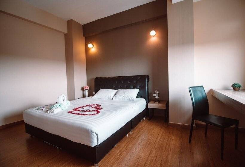 Hotel Triple Trees Village