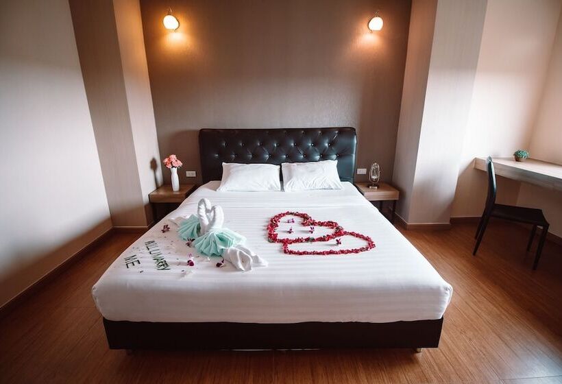 Hotel Triple Trees Village